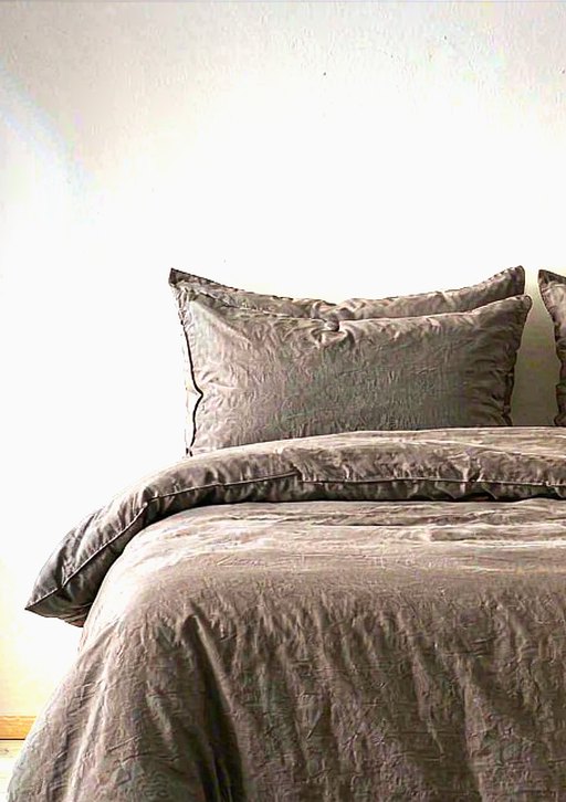 Signature Linen Sheet Set in Charcoal